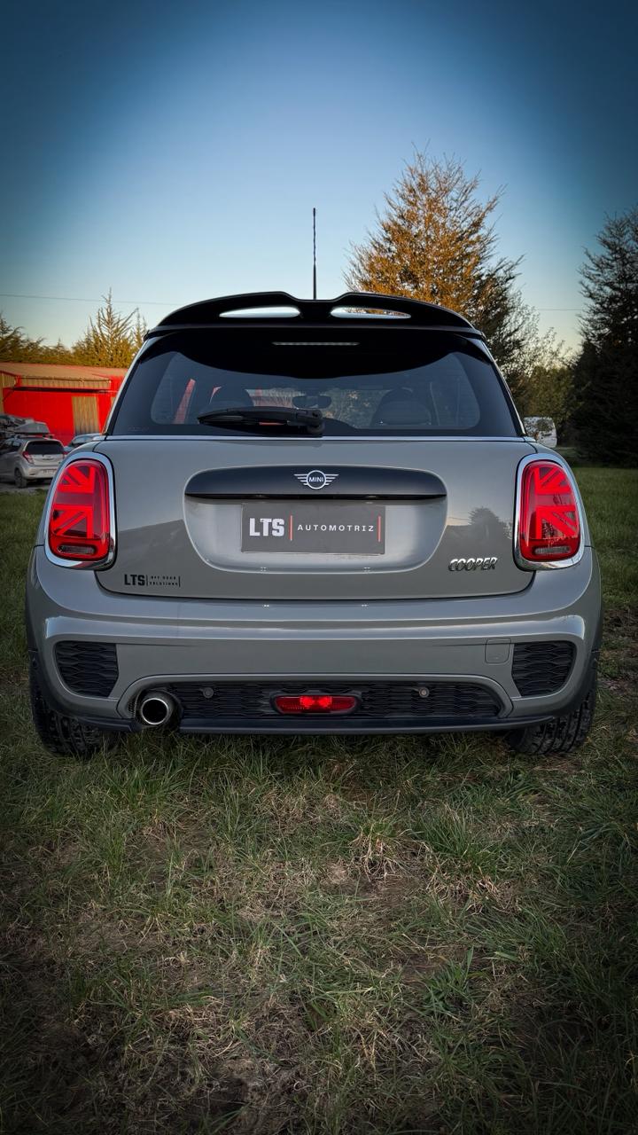 Mini Cooper 2021 – Kit John Cooper Works