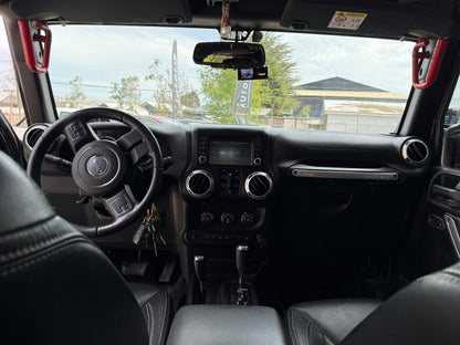 Jeep Wrangler Unlimited Sahara 3.6 AT – 2015