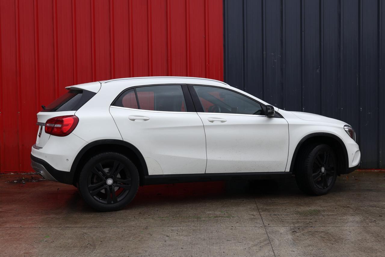 Mercedes-Benz GLA 200 AUT 2016