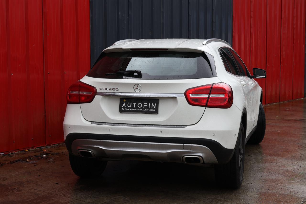 Mercedes-Benz GLA 200 AUT 2016