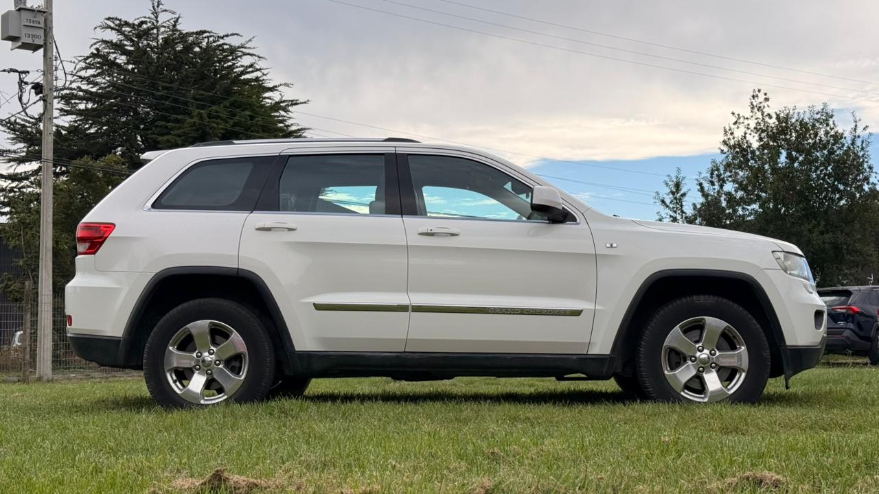JEEP GRAND CHEROKEE LAREDO 2013