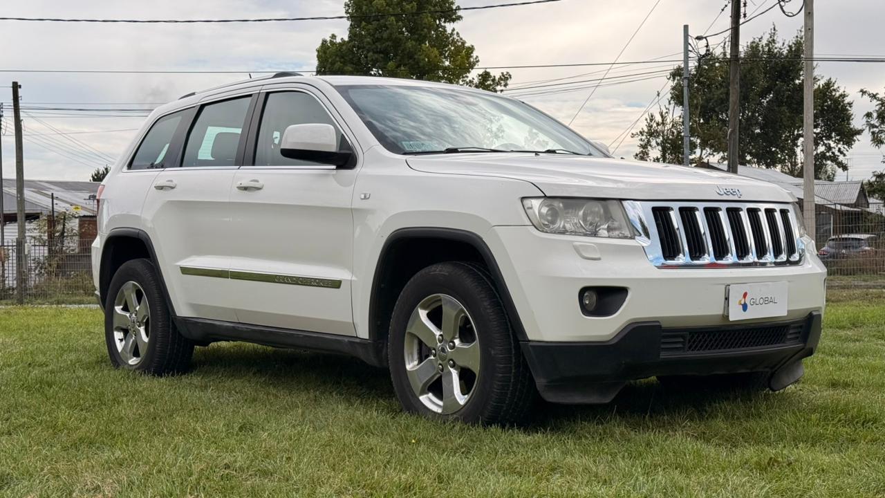 JEEP GRAND CHEROKEE LAREDO 2013