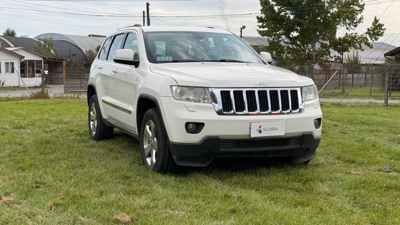 JEEP GRAND CHEROKEE LAREDO 2013