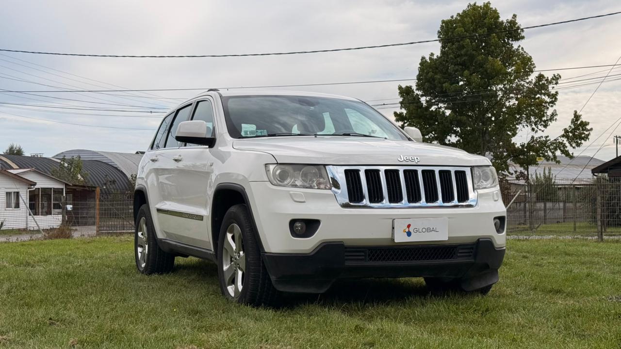 JEEP GRAND CHEROKEE LAREDO 2013