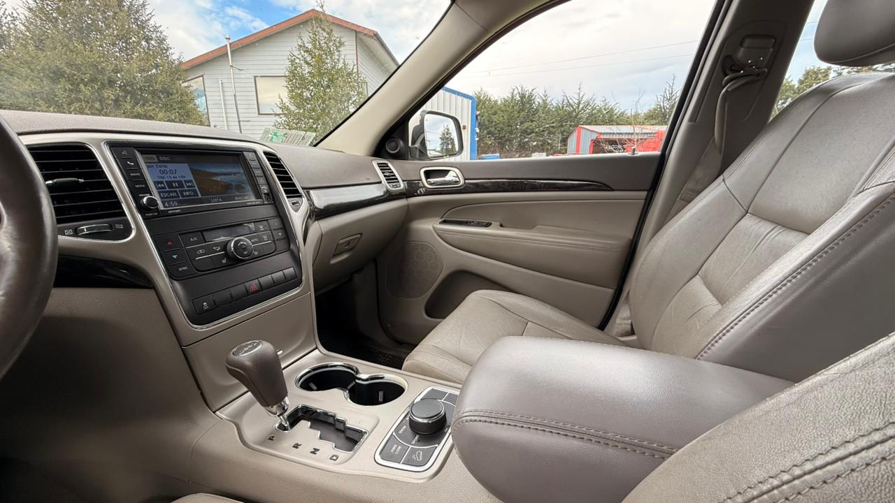 JEEP GRAND CHEROKEE LAREDO 2013